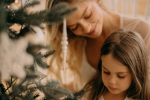 Woman-daughter